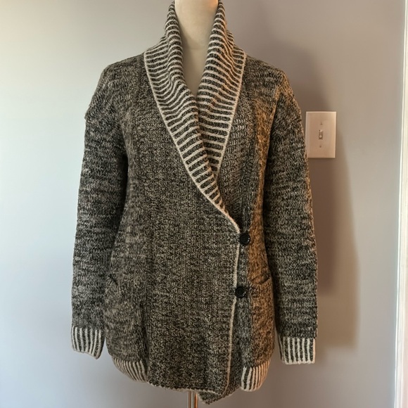 Gap women’s knit sweater size XS - Picture 1 of 9